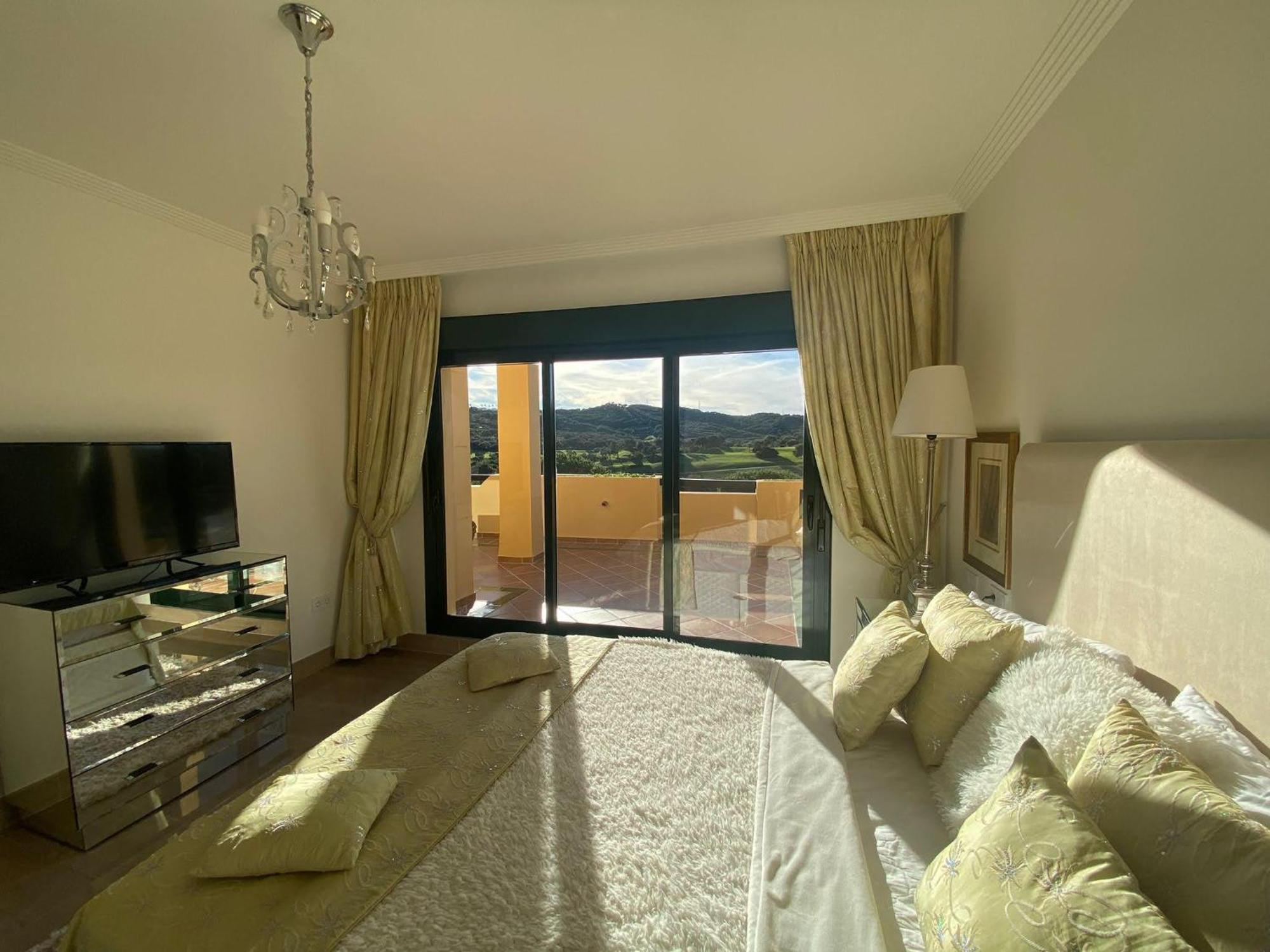 Sunny Retreat With Stunning View * Sotogrande