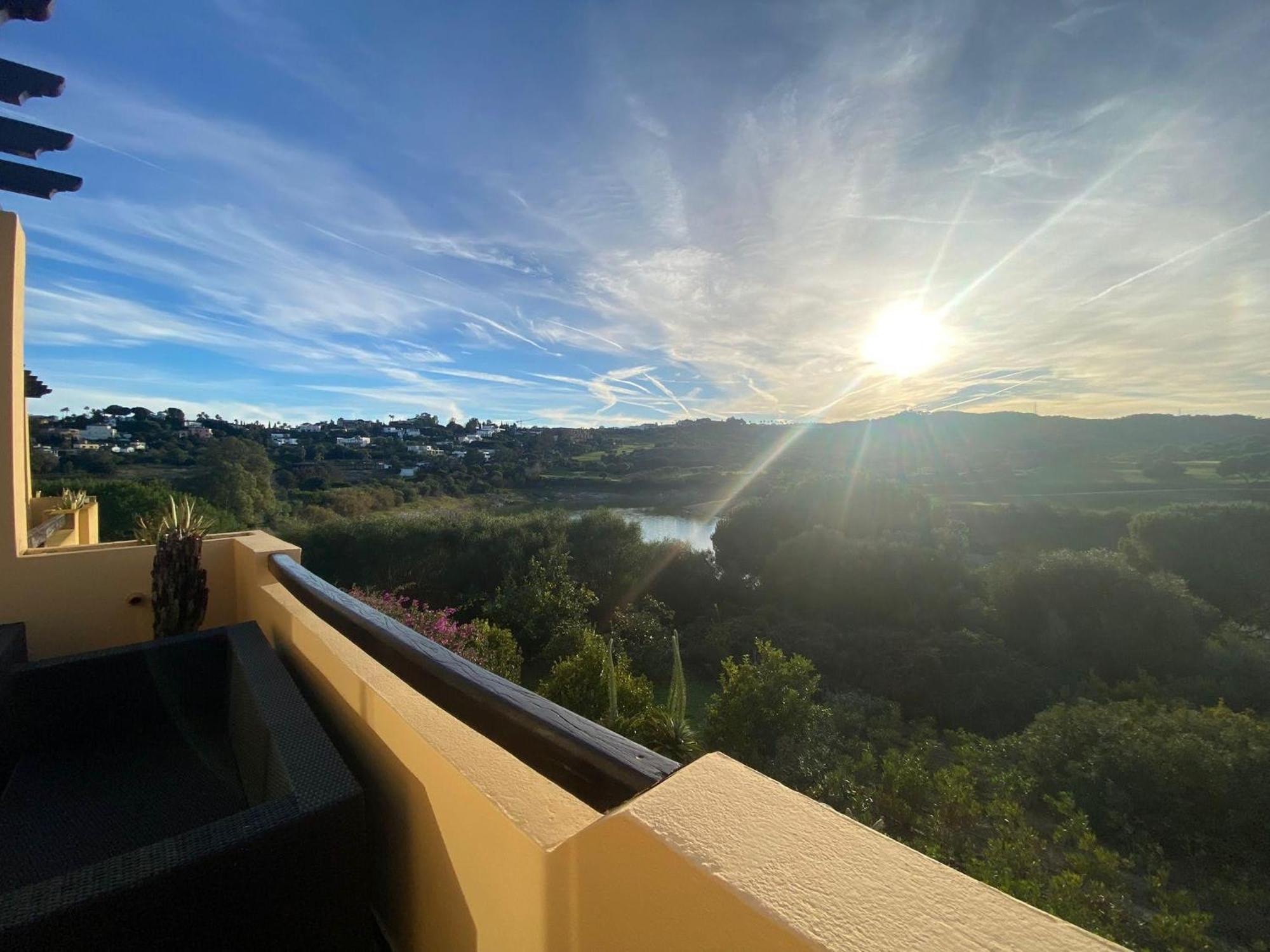 Sunny Retreat With Stunning View