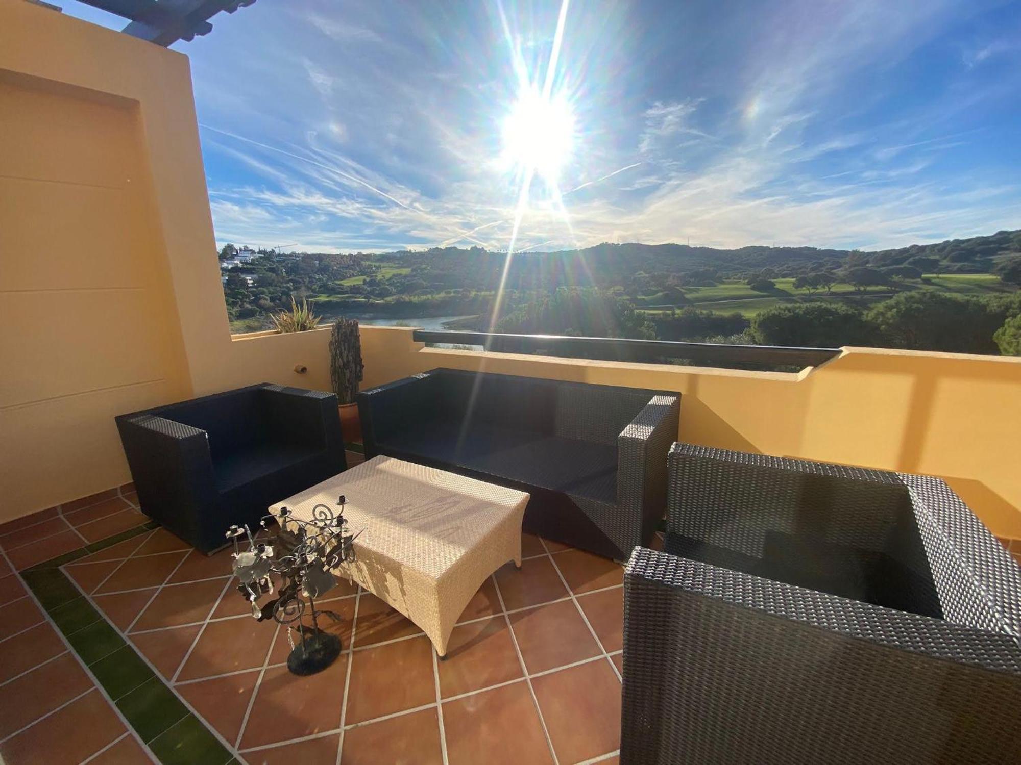 Sunny Retreat With Stunning View Appartement Sotogrande