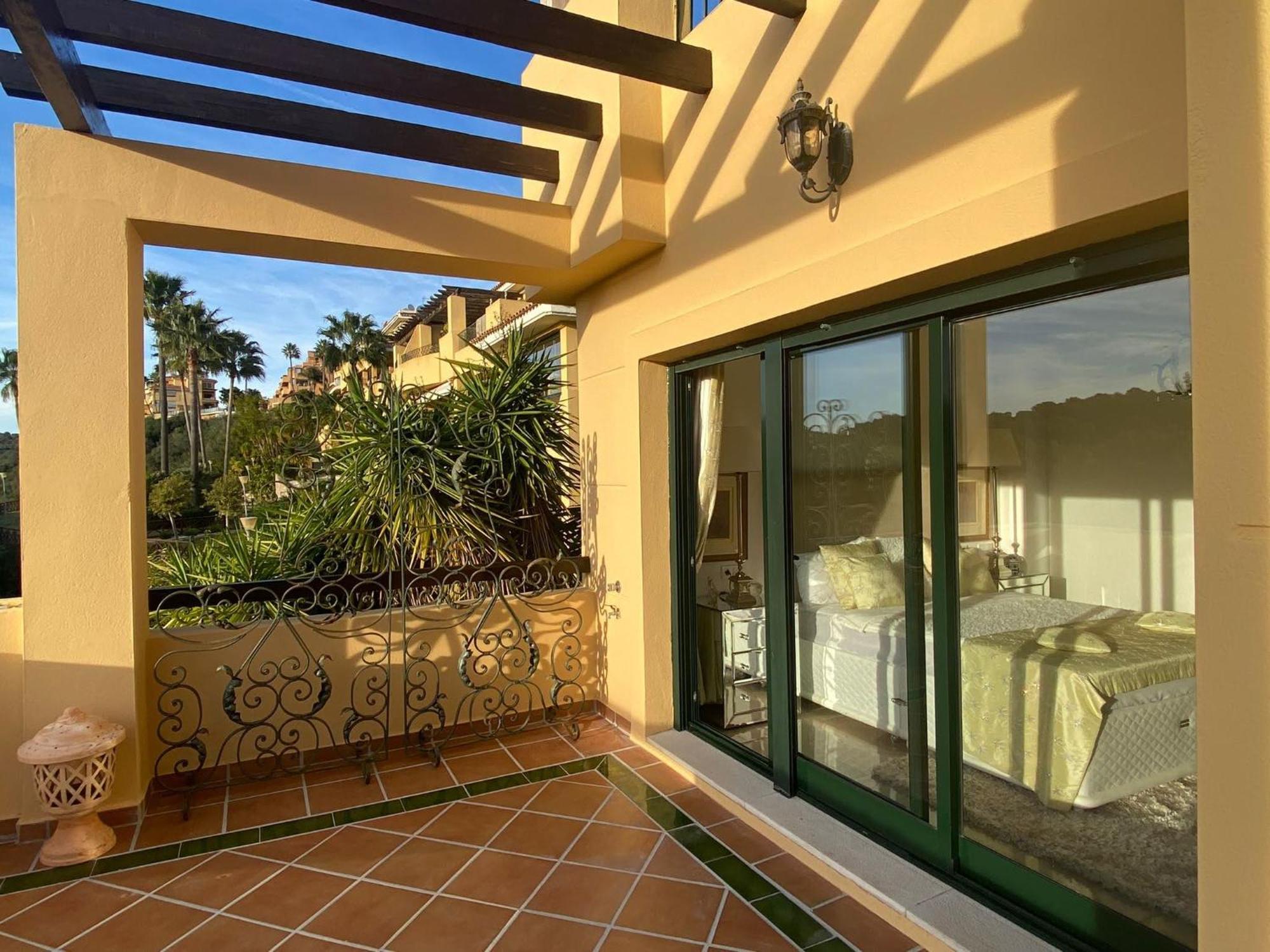 Sunny Retreat With Stunning View Appartement *