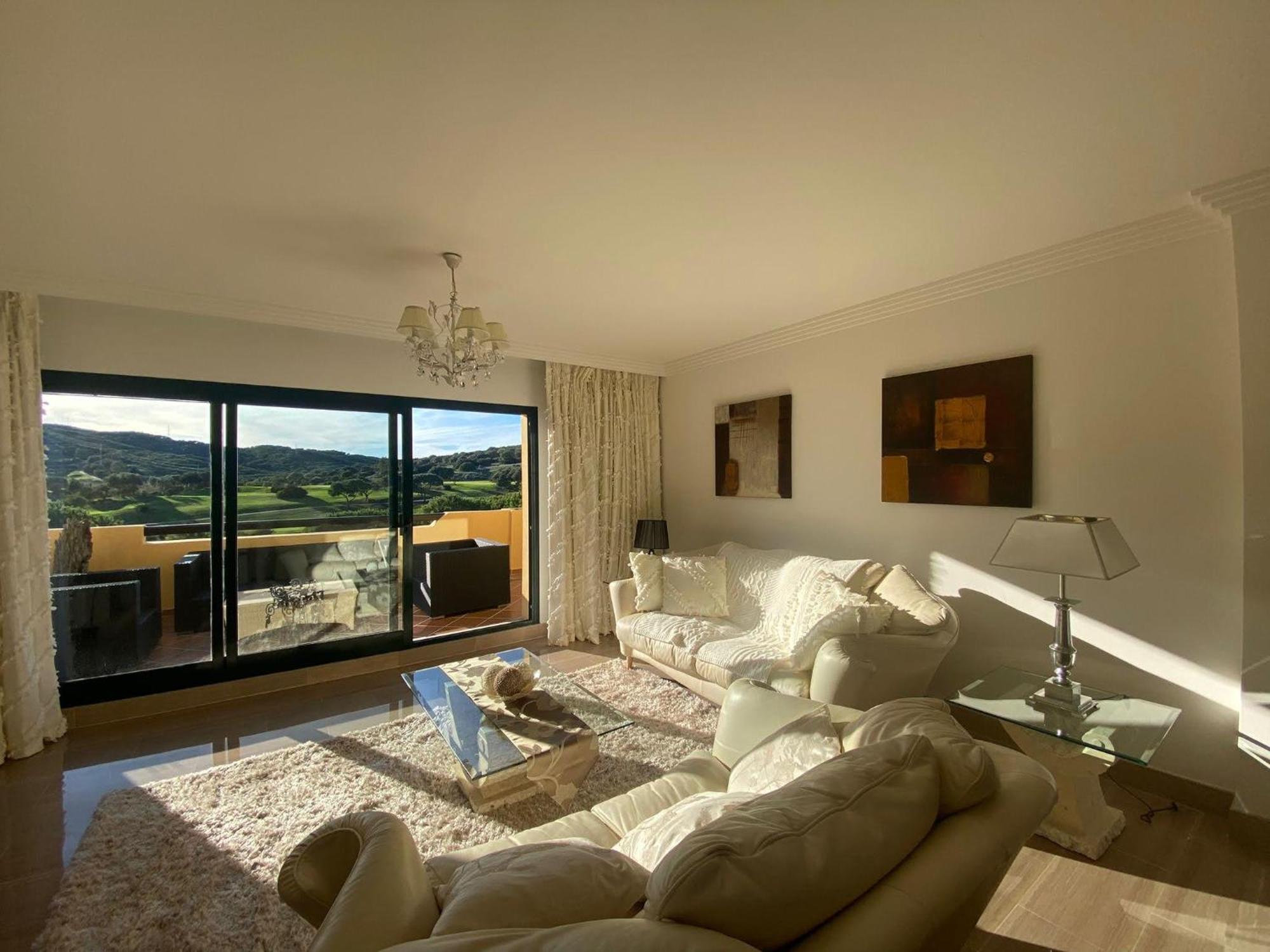 Sunny Retreat With Stunning View