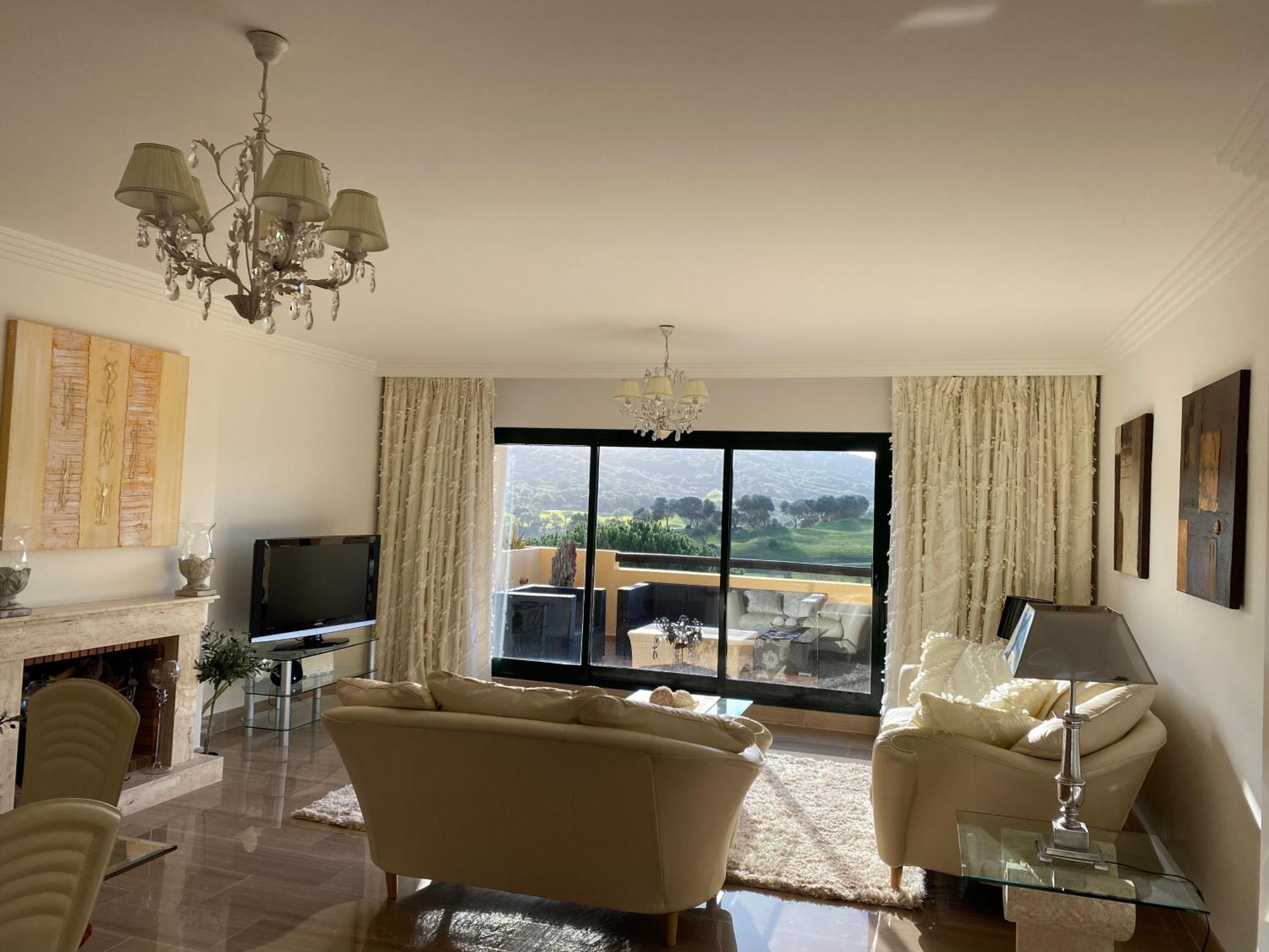 Sunny Retreat With Stunning View Sotogrande